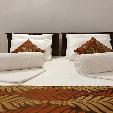 A And D Holiday Inn Анурадхапура Экстерьер фото